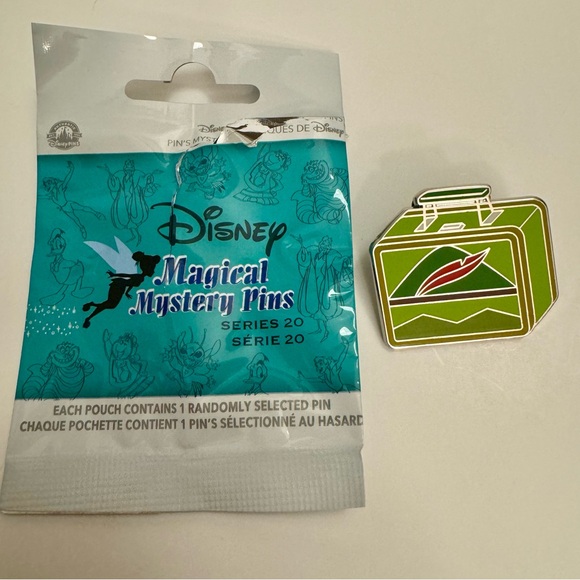 Disney Pin - Peter Pan Lunchbox. 2022 Magical Mystery Pin Series 20. - Picture 2 of 7